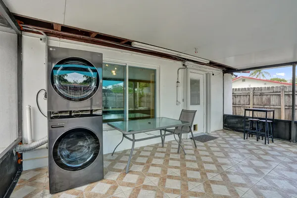 $3,200 | 4670 Southwest 25th Avenue, Fort Lauderdale, FL 33312