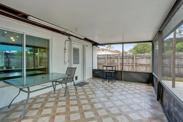 $3,200 | 4670 Southwest 25th Avenue, Fort Lauderdale, FL 33312