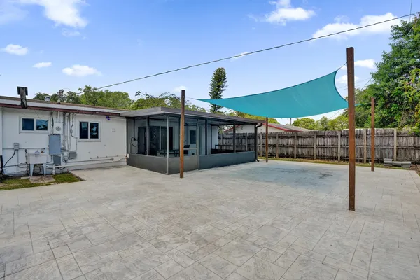 $3,200 | 4670 Southwest 25th Avenue, Fort Lauderdale, FL 33312