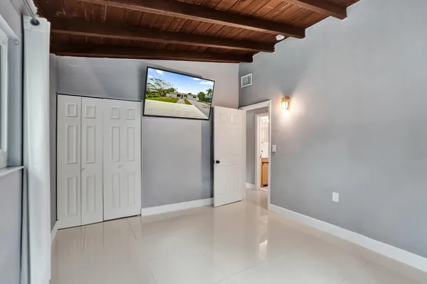 $3,200 | 4670 Southwest 25th Avenue, Fort Lauderdale, FL 33312