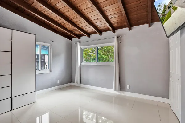 $3,200 | 4670 Southwest 25th Avenue, Fort Lauderdale, FL 33312