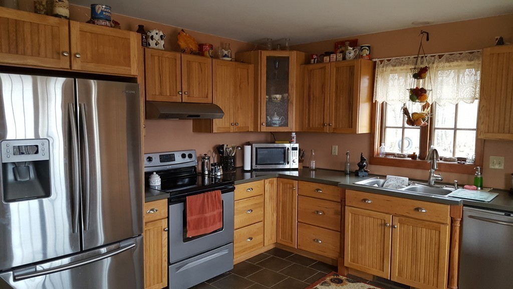 667 Southbridge Road Warren, MA 01585 - Photo 3 of 24 Gallery Image 3