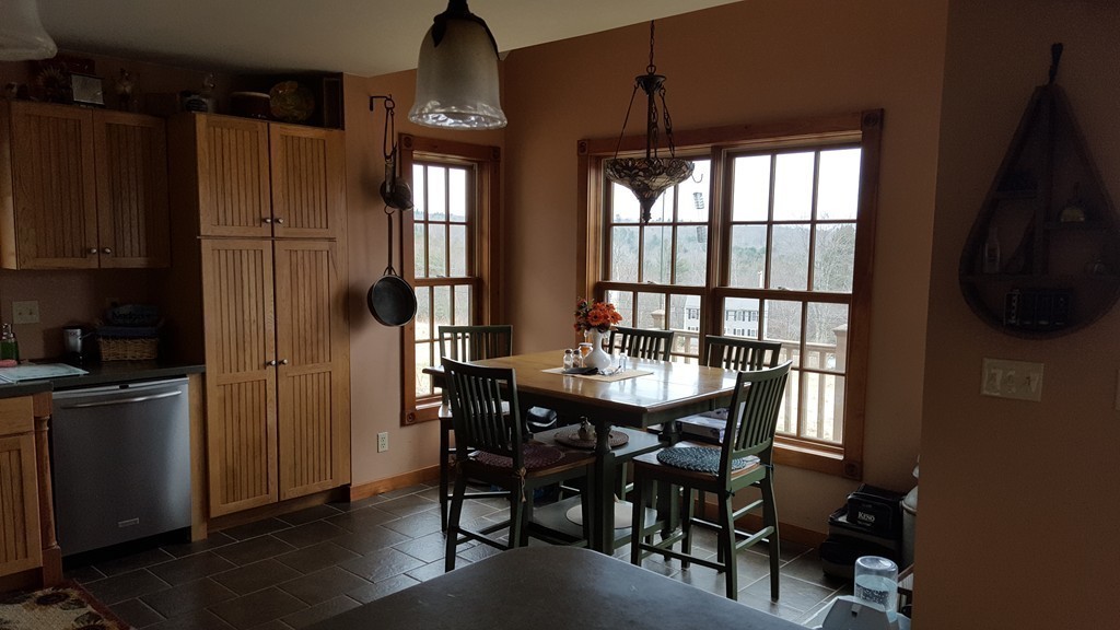 667 Southbridge Road Warren, MA 01585 - Photo 4 of 24 Gallery Image 4