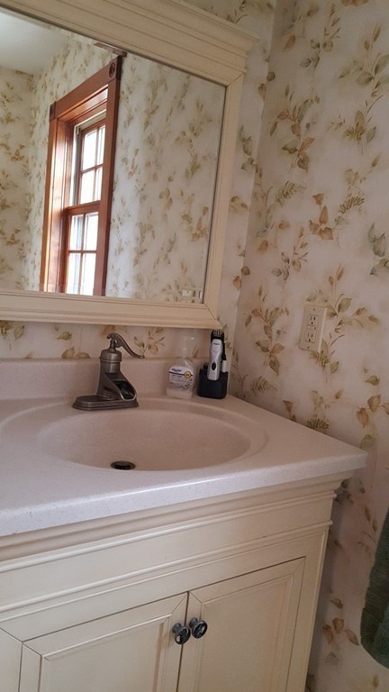 667 Southbridge Road Warren, MA 01585 - Photo 10 of 24 Gallery Image 10