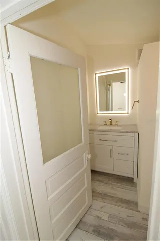 $3,299 | 5235 Calle De Costa Rica, Sarasota, FL 34242