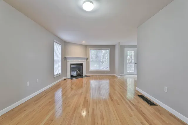 $3,200 | 98 Barbara Lane, Unit 48, Hudson, NH 03051