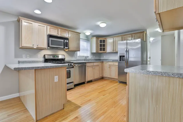 $3,200 | 98 Barbara Lane, Unit 48, Hudson, NH 03051