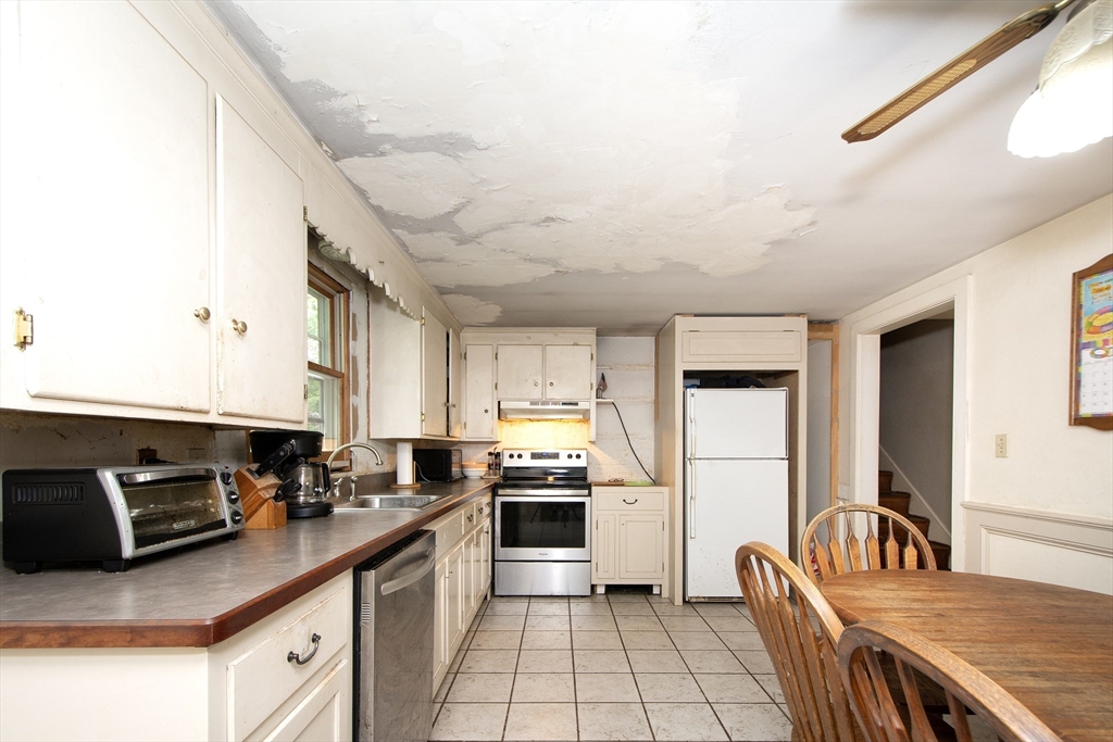 20 Old Colony Road Hingham, MA 02043 - Photo 5 of 18 Gallery Image 5