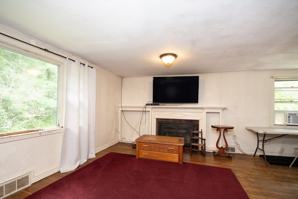 20 Old Colony Road Hingham, MA 02043 - Photo 6 of 18 Gallery Image 6