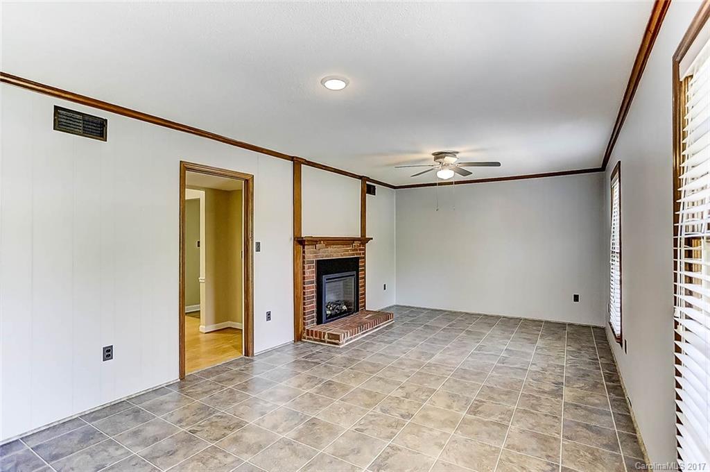 11819 Painted Tree Road Charlotte, NC 28226 - Photo 5 of 24 Gallery Image 5