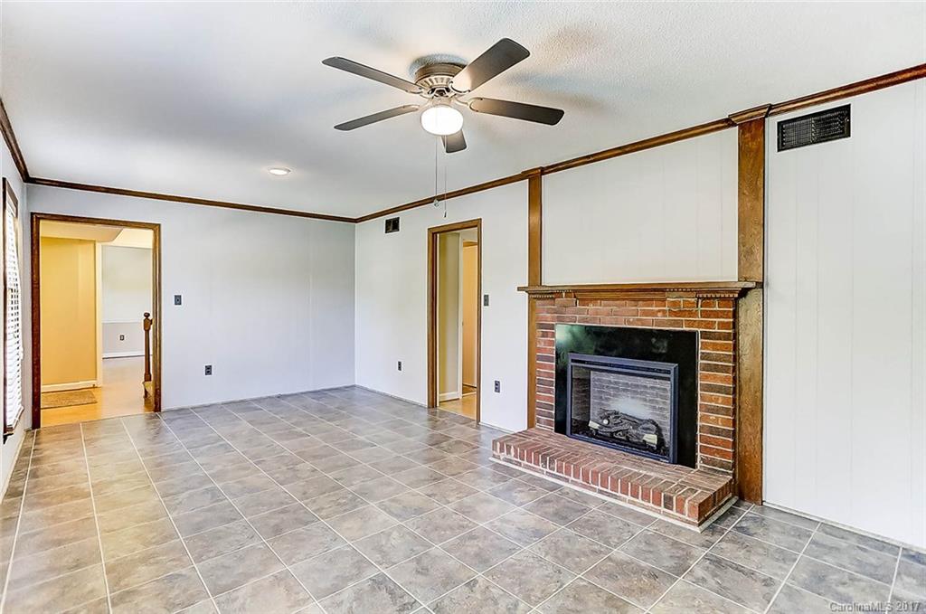 11819 Painted Tree Road Charlotte, NC 28226 - Photo 6 of 24 Gallery Image 6