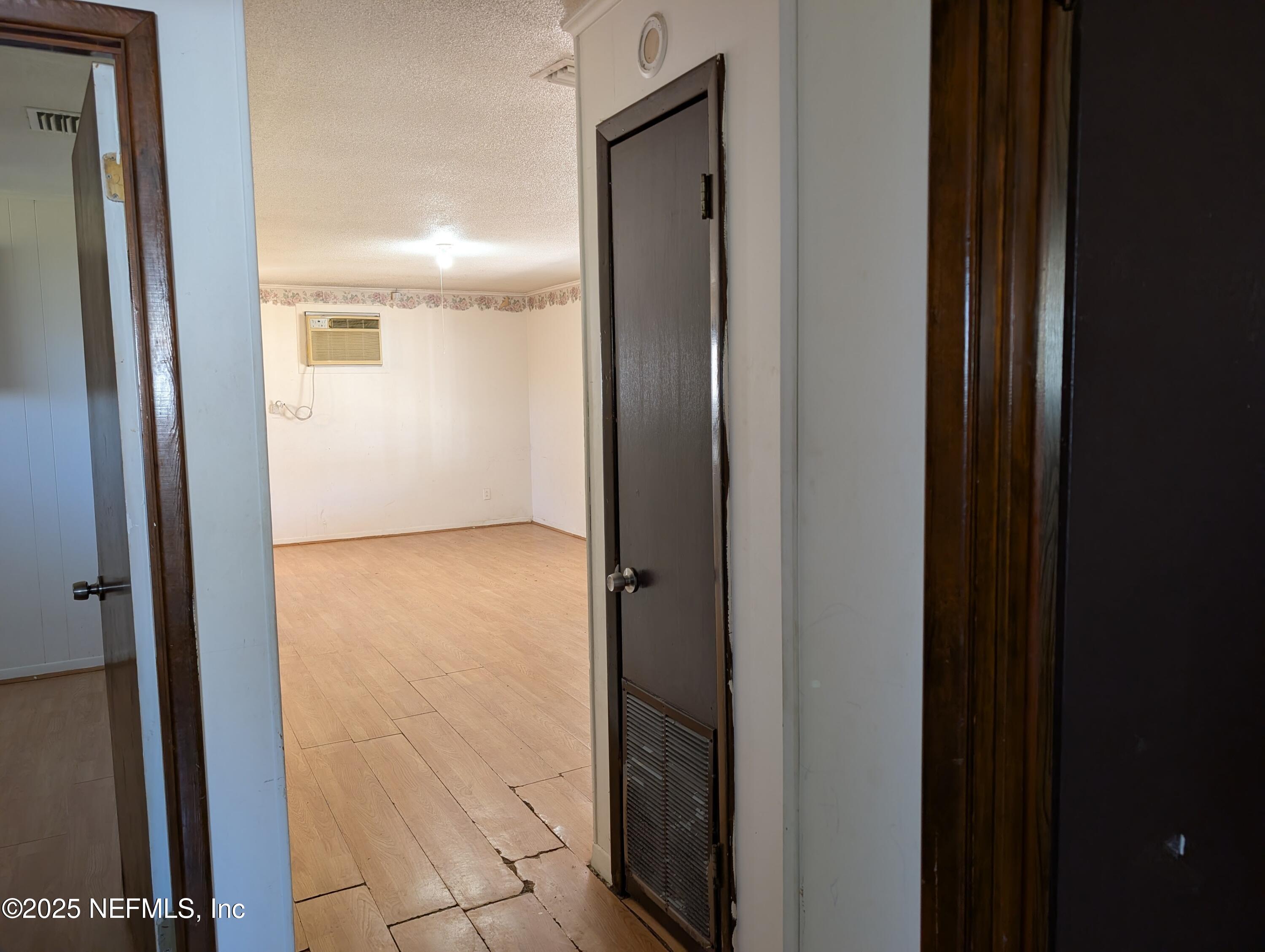 100 10th Street Interlachen, FL 32148 - Photo 13 of 34 PXL_20251124_153848668.NIGHT