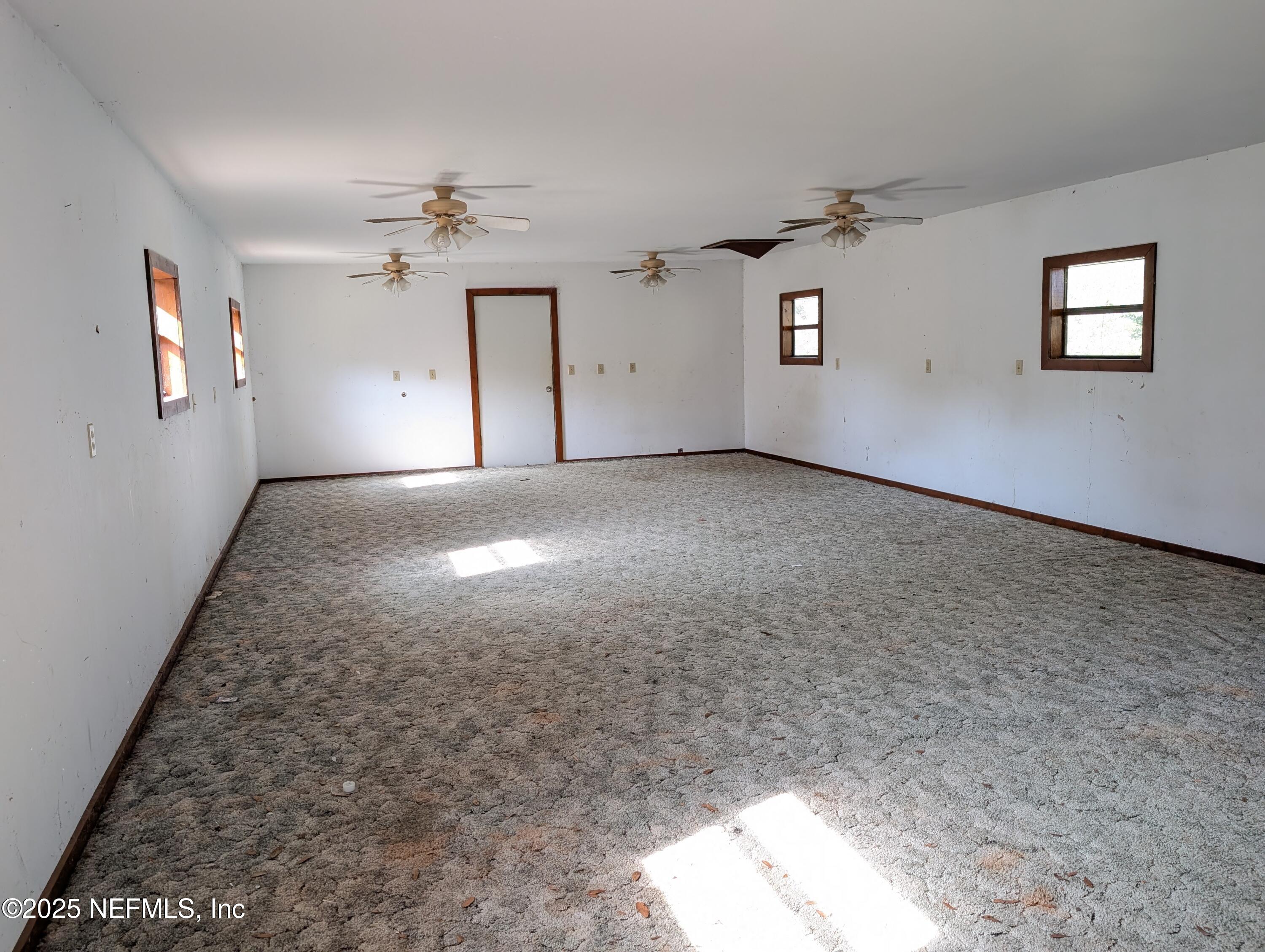 100 10th Street Interlachen, FL 32148 - Photo 31 of 34 PXL_20251124_154912174