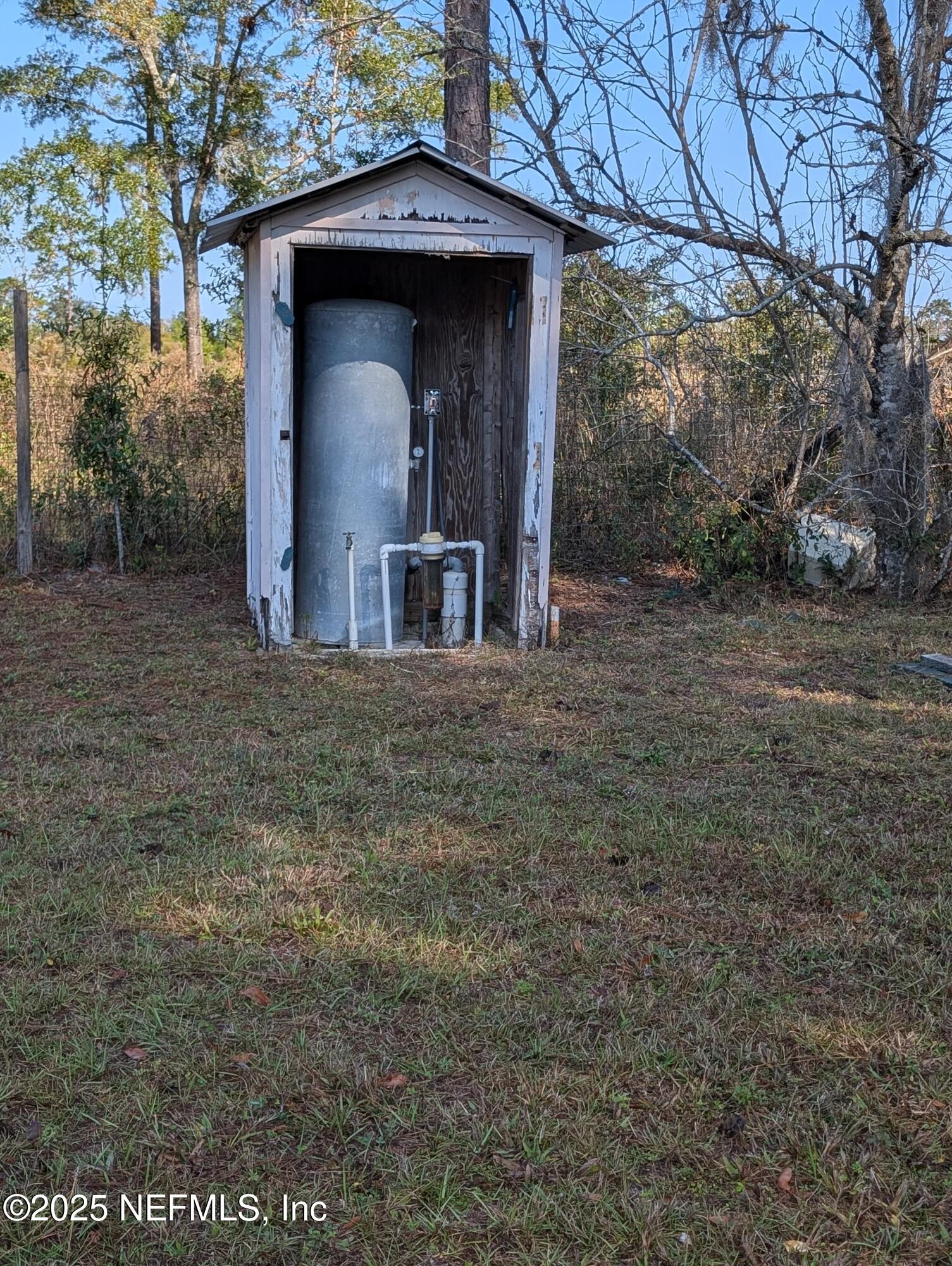 100 10th Street Interlachen, FL 32148 - Photo 8 of 34 PXL_20251124_154711123