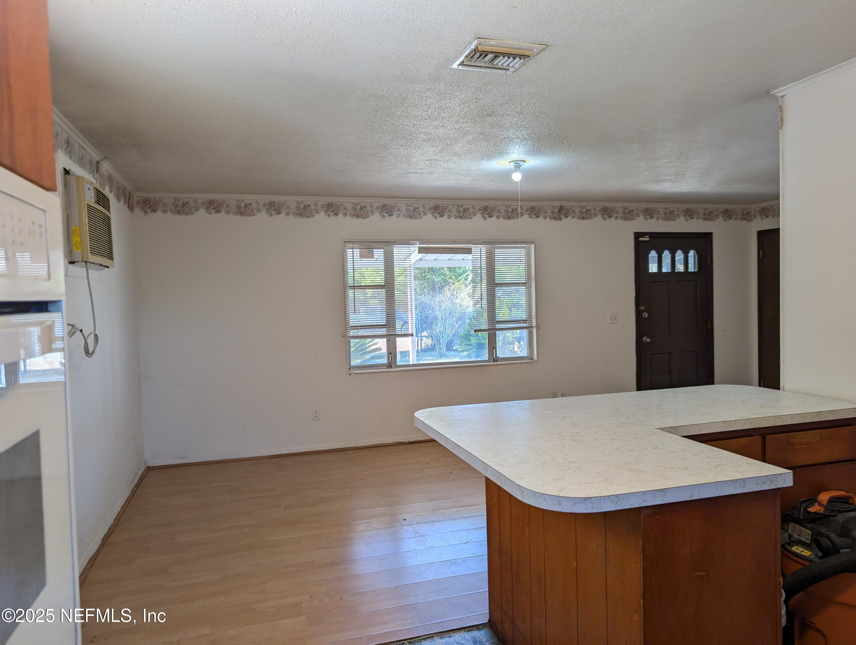 100 10th Street Interlachen, FL 32148 - Photo 10 of 34 PXL_20251124_153711275