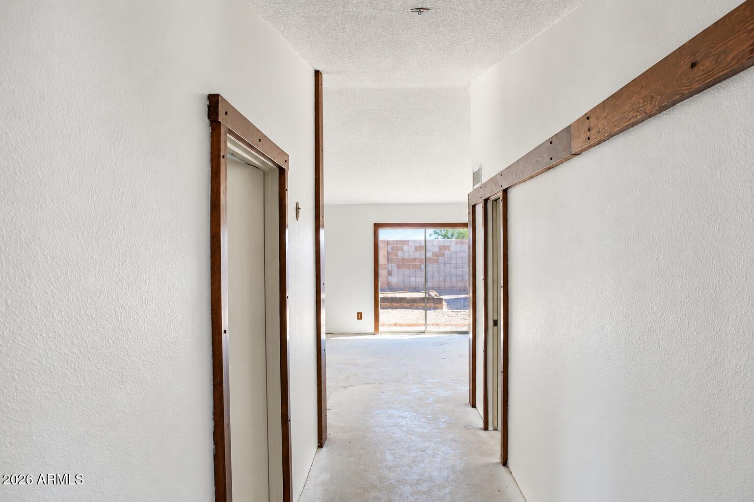 5233 West Mountain View Road Glendale, AZ 85302 - Photo 5 of 31 214ac0bf-af21-4eed-9830-41ef115a2ec4