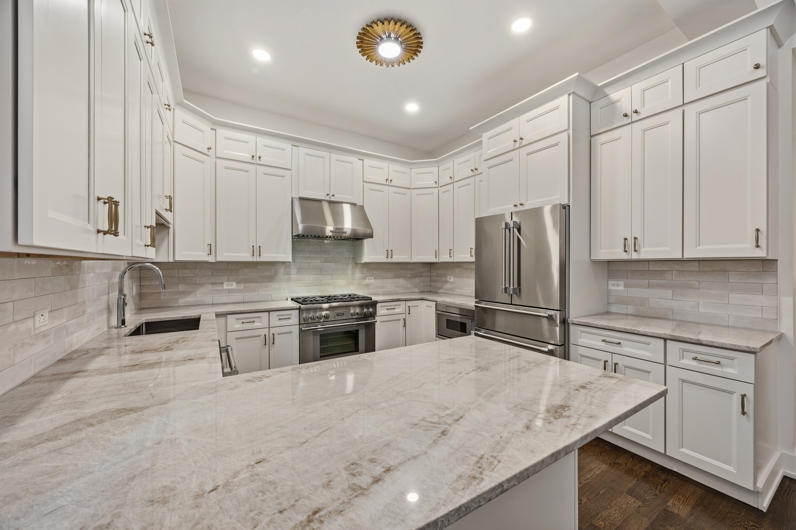 2107 North Clark Street Chicago, IL 60614 - Photo 10 of 39