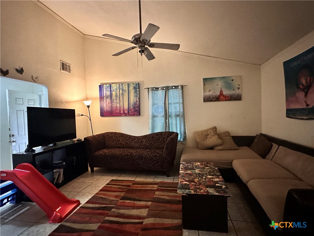 129 Riverside Drive San Marcos, TX 78666 - Photo 5 of 13