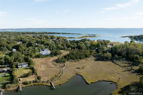 $3,695,000 | 105 Waterview Drive, Southold, NY 11971