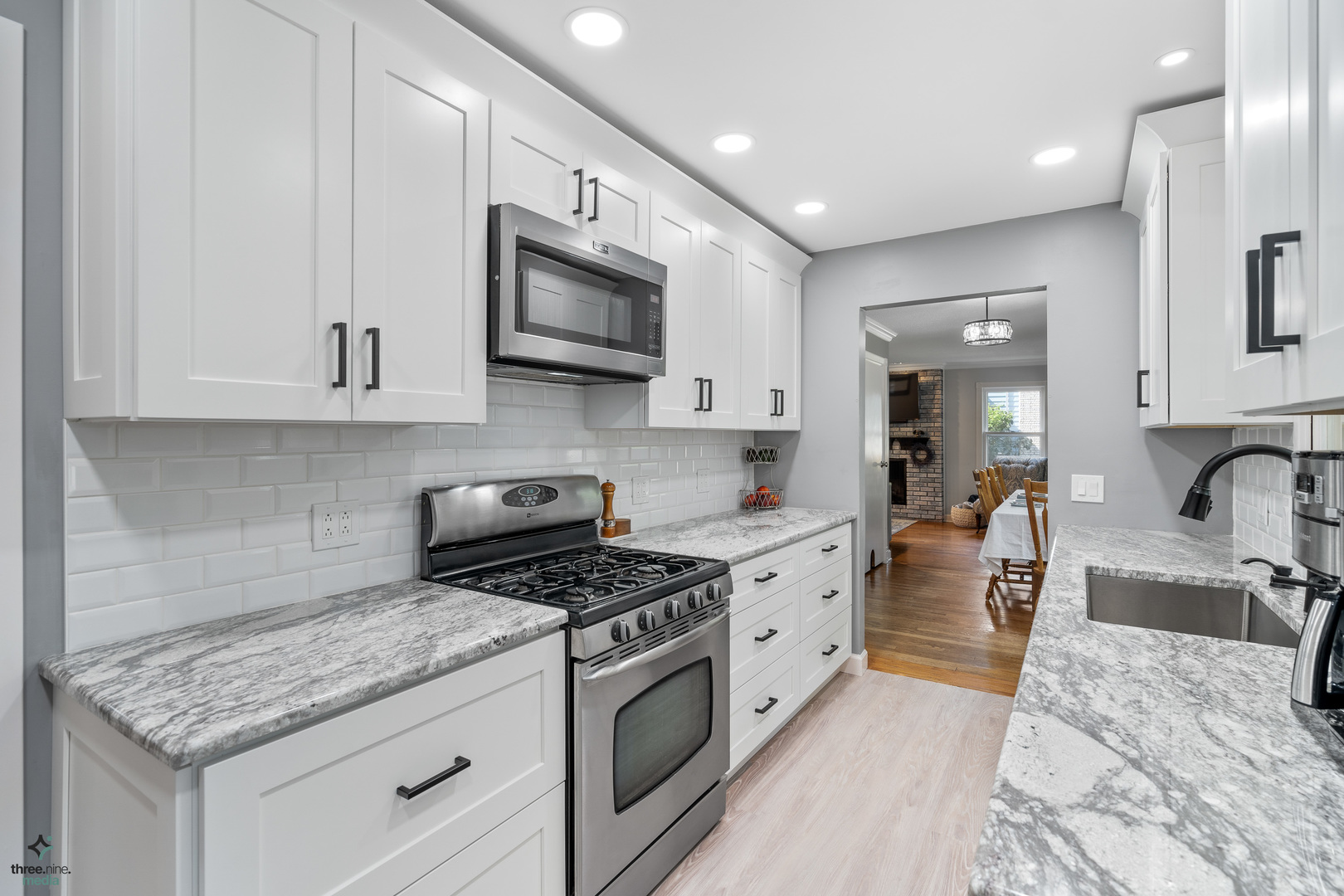 1409 Banbury Road Mundelein, IL 60060 - Photo 3 of 24 Gallery Image 3