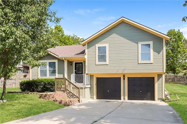 $2,295 | 8304 Northeast 115th Street, Kansas City, MO 64157