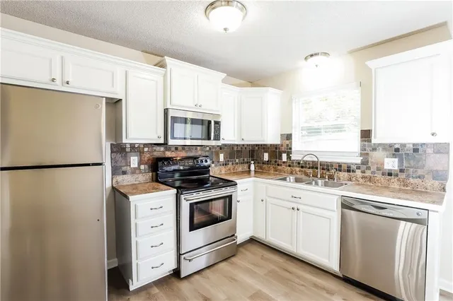 $2,295 | 8304 Northeast 115th Street, Kansas City, MO 64157