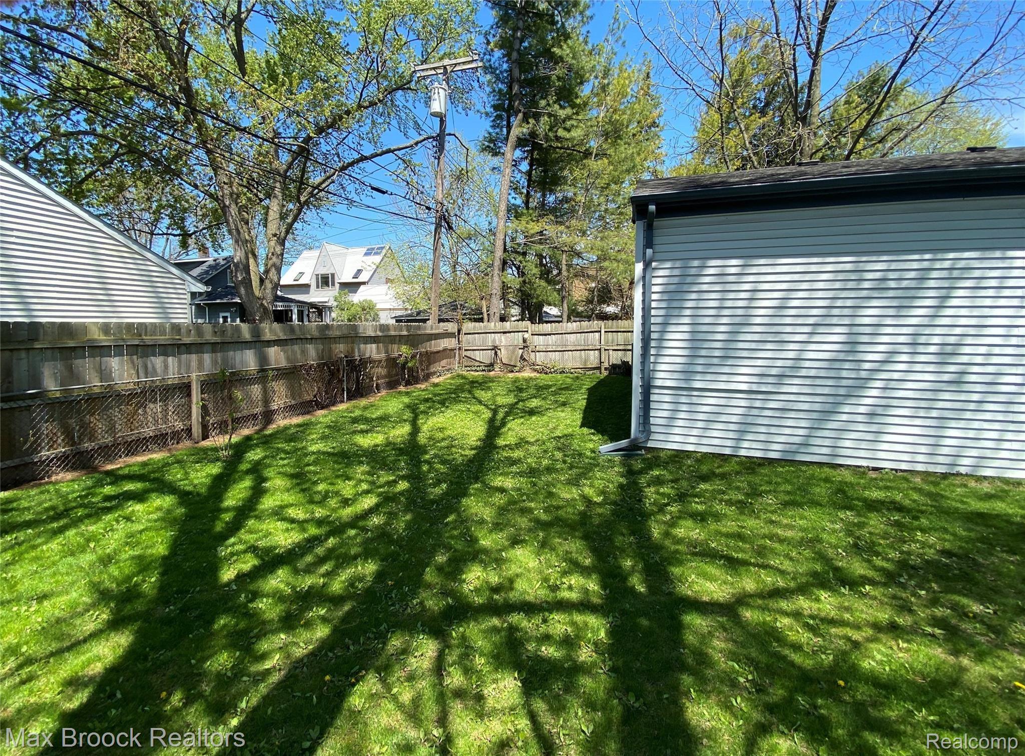 3325 Cumberland Road Berkley, MI 48072 - Photo 20 of 23 Back Yard 2
