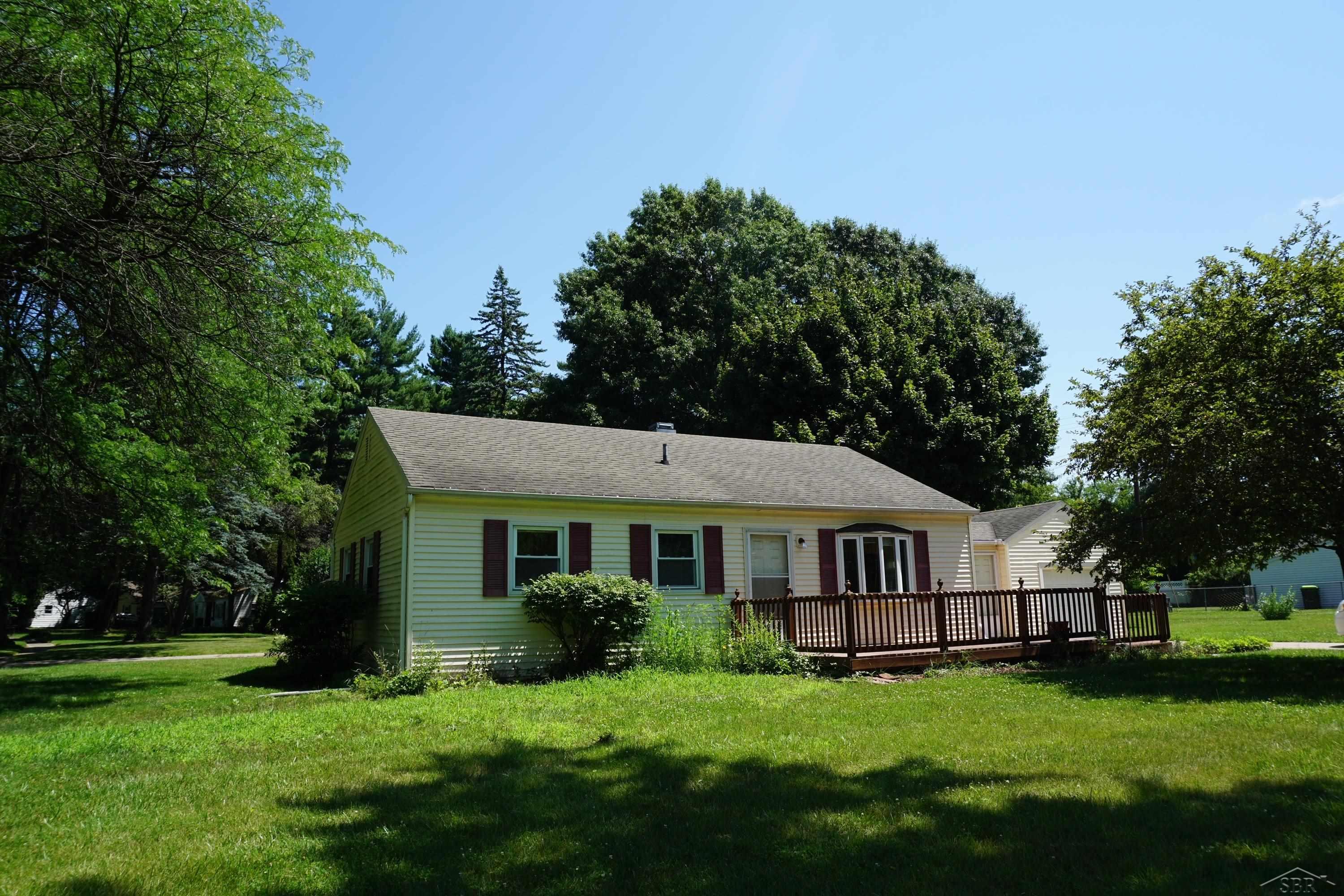 1407 East Sugnet Road Midland, MI 48642 - Photo 4 of 37 50151462-106d093c-8ae7-466d-88a8-67a100b0c970.JPG