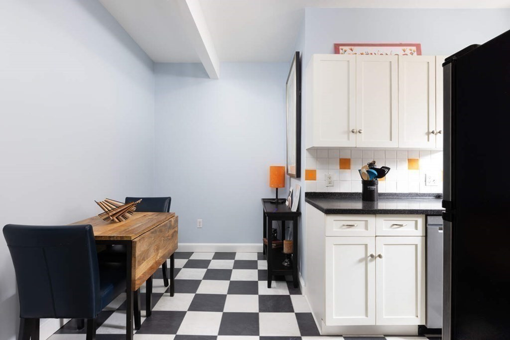 164 Strathmore Road, Unit 6 Boston, MA 02135 - Photo 5 of 8 Gallery Image 5