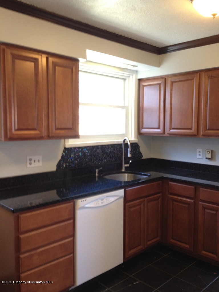 312 Craig Road Dalton, PA 18414 - Photo 3 of 30 Gallery Image 3