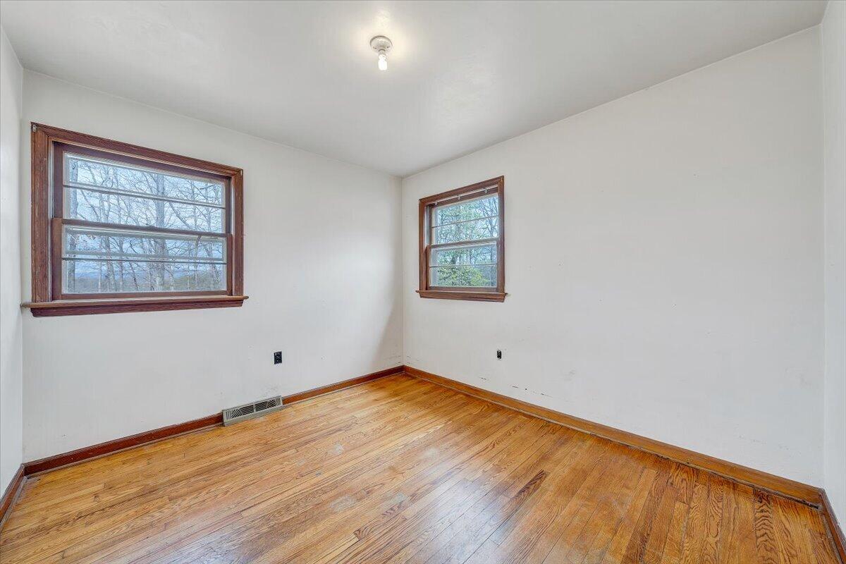 8793 Dickerson Mill Road Moneta, VA 24121 - Photo 21 of 50 29-MIB05827