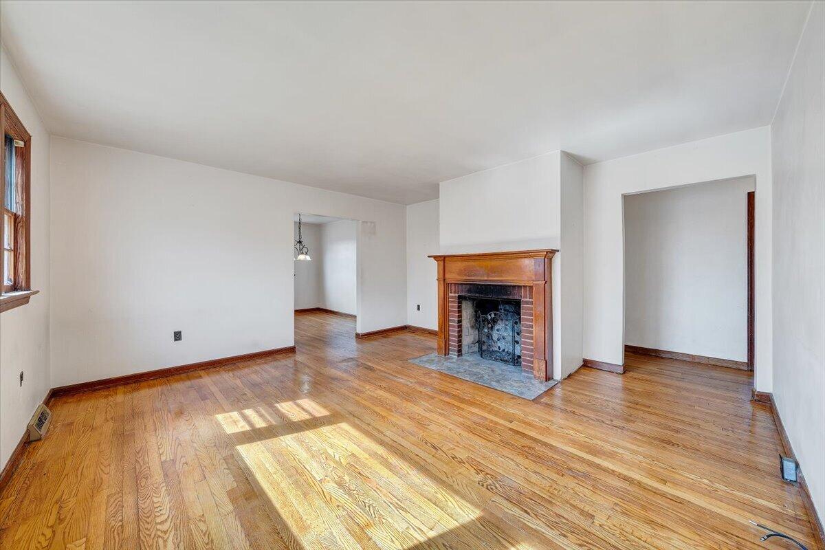 8793 Dickerson Mill Road Moneta, VA 24121 - Photo 3 of 50 04-MIB05749