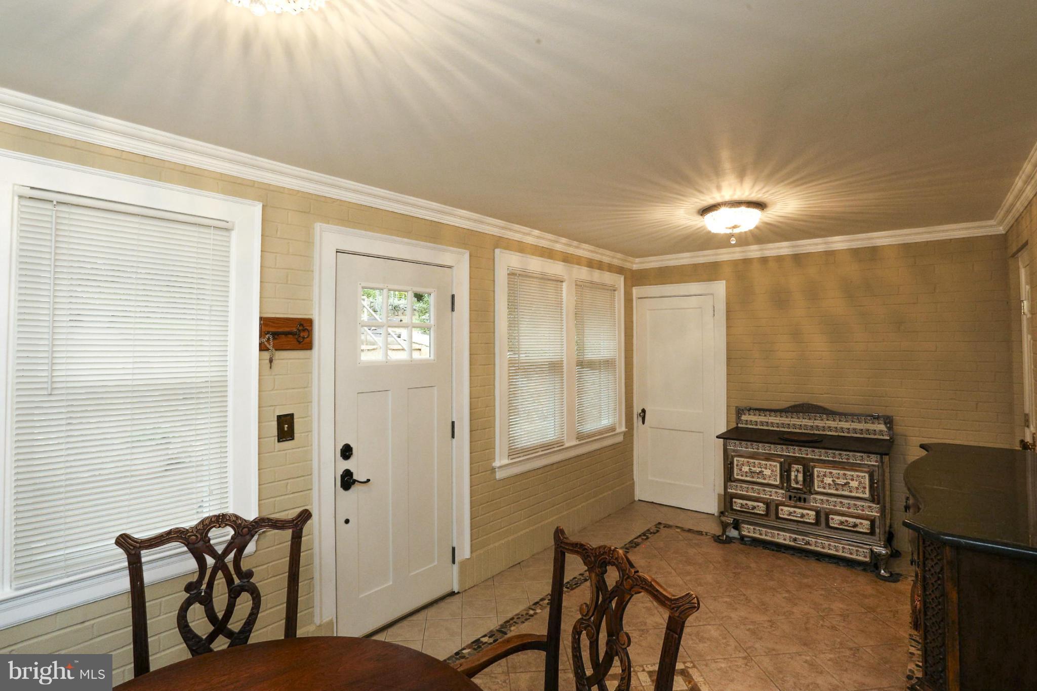 4008 Bradys Hill Road Triangle, VA 22172 - Photo 16 of 29 Dining Room