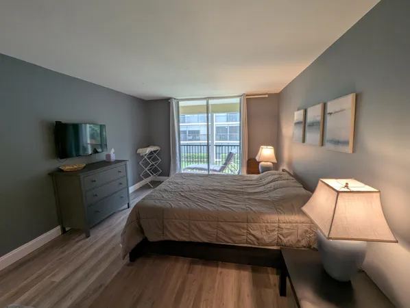 $3,000 | 740 East Ocean Avenue, Unit 205, Boynton Beach, FL 33435