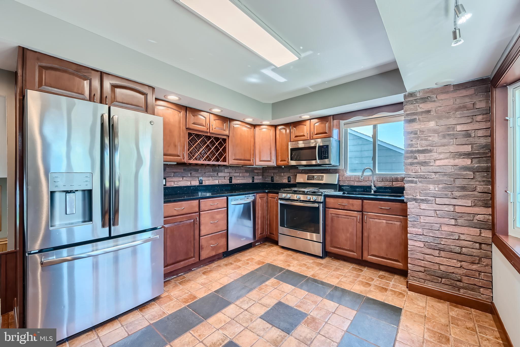 7702 Beekay Road Sparrows Point, MD 21219 - Photo 10 of 27 Gallery Image 10