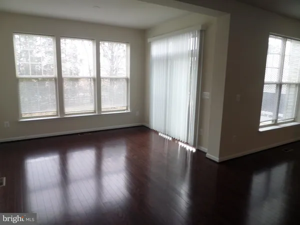 $3,300 | 43348 Polenta Terrace, Chantilly, VA 20152