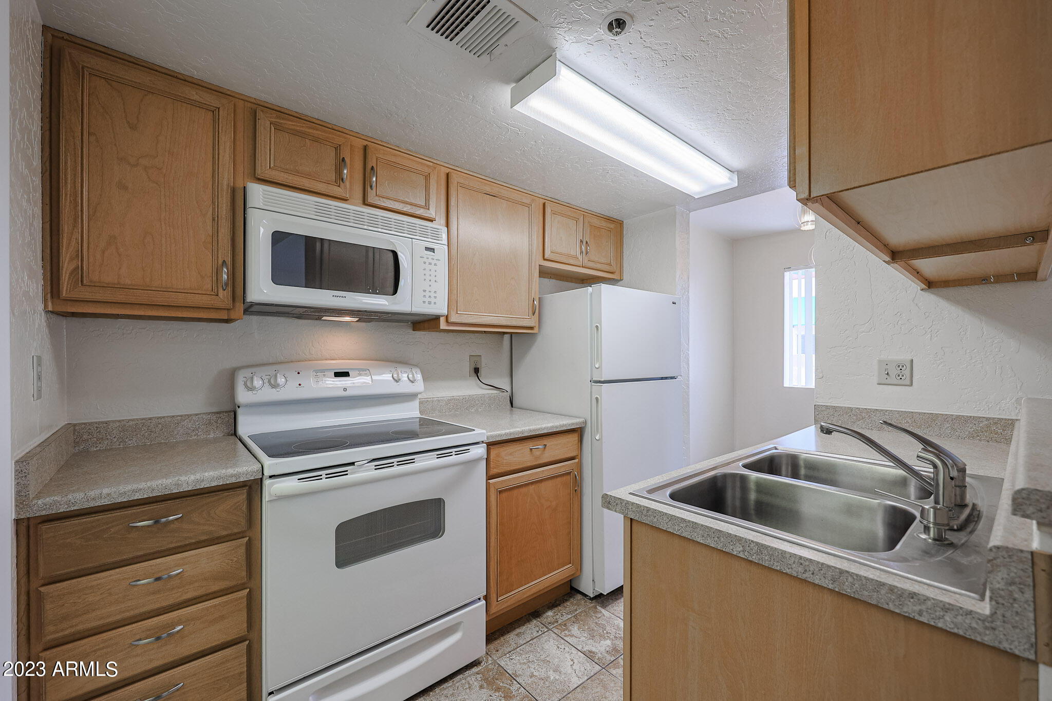12123 West Bell Road, Unit 206 Surprise, AZ 85378 - Photo 2 of 28 Kitchen