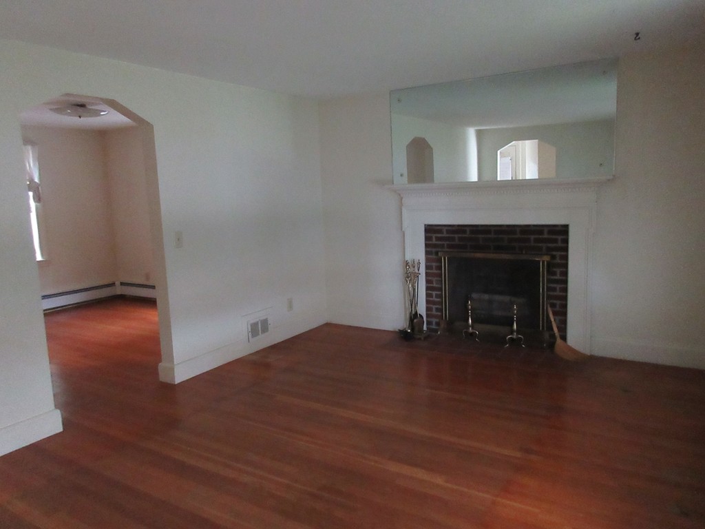7 Southwick Road Peabody, MA 01960 - Photo 3 of 13 Gallery Image 3