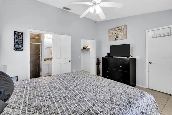 $2,850 | 2648 Nassau Street, Sarasota, FL 34231