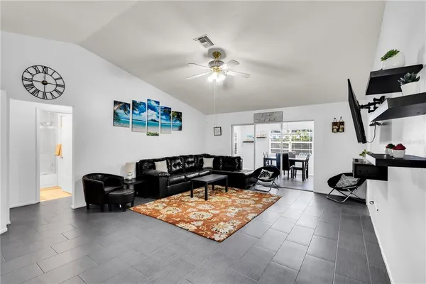 $2,850 | 2648 Nassau Street, Sarasota, FL 34231