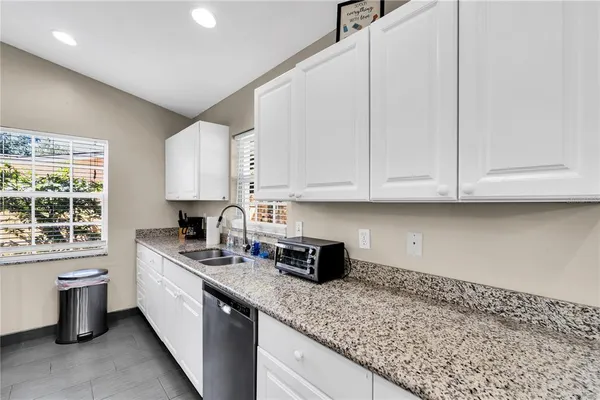 $2,850 | 2648 Nassau Street, Sarasota, FL 34231