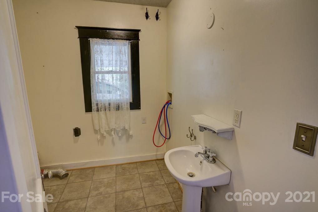 501 Sandy Branch Road Bakersville, NC 28705 - Photo 44 of 48 Gallery Image 44