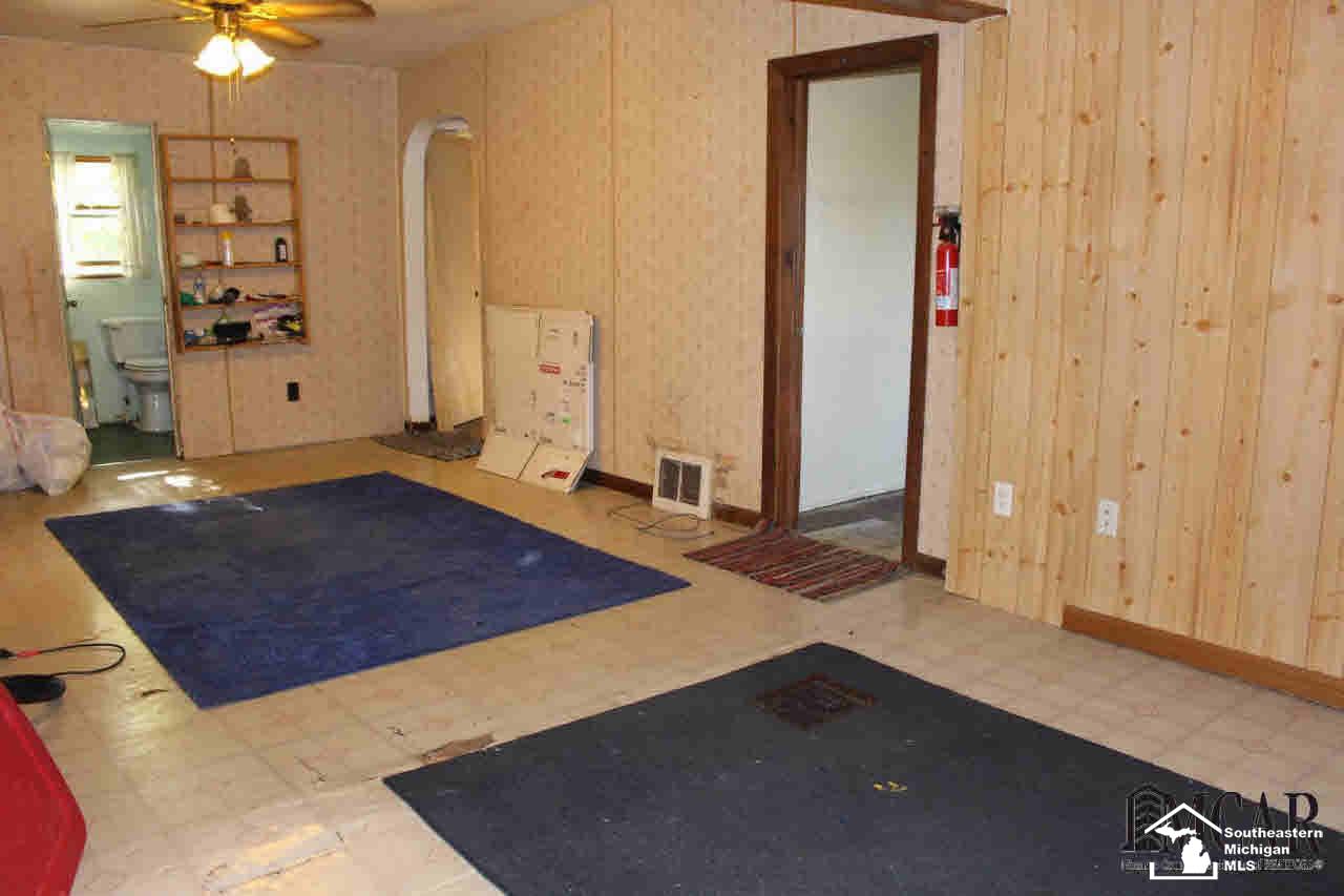 1630 Plank Road Dundee, MI 48131 - Photo 18 of 32 21201070-17.JPG