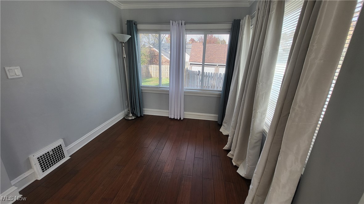 9304 Snow Road Cleveland, OH 44130 - Photo 5 of 25 Gallery Image 5
