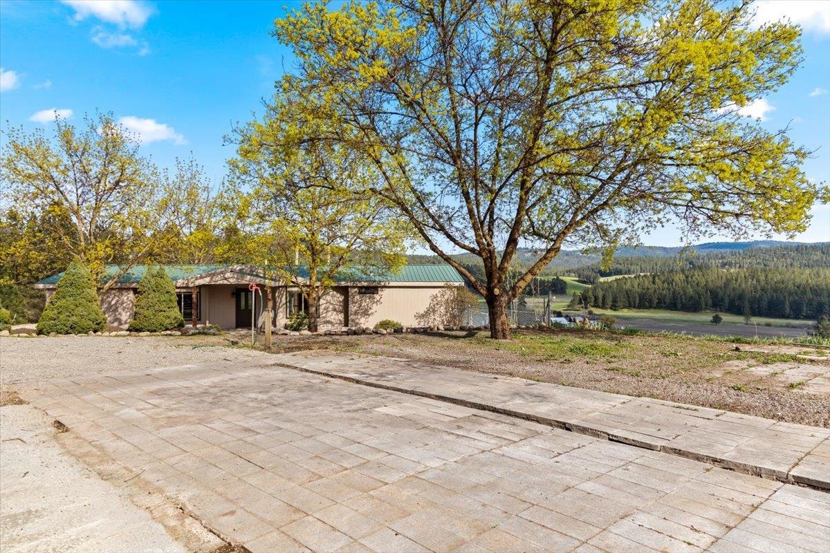 12527 East Midway Road Mead, WA 99021 - Photo 7 of 46