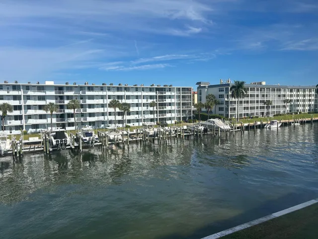 $1,850 | 125 Shore Court, Unit 304B, North Palm Beach, FL 33408