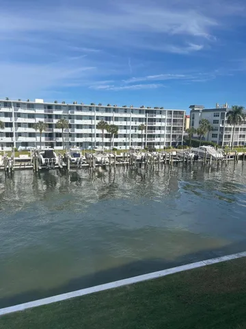 $1,850 | 125 Shore Court, Unit 304B, North Palm Beach, FL 33408