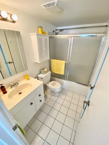 $1,900 | 125 Shore Court, Unit 304B, North Palm Beach, FL 33408