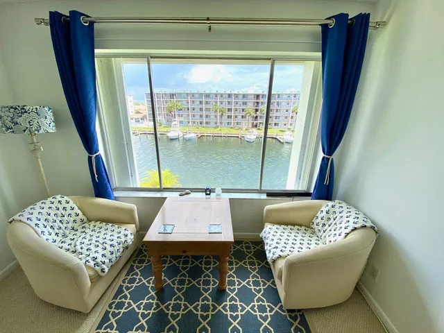 $1,900 | 125 Shore Court, Unit 304B, North Palm Beach, FL 33408