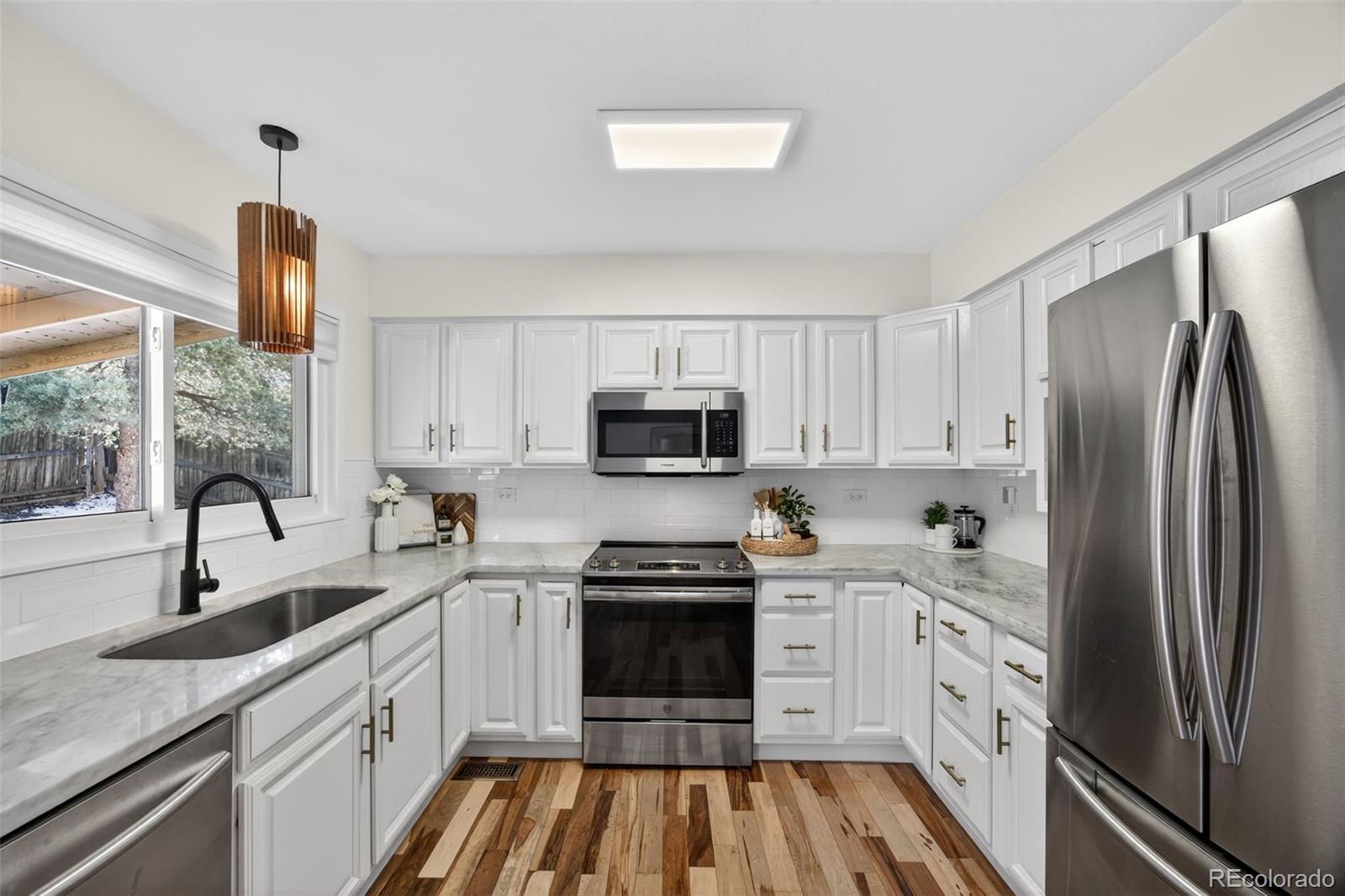 4104 South Laredo Way Aurora, CO 80013 - Photo 9 of 29